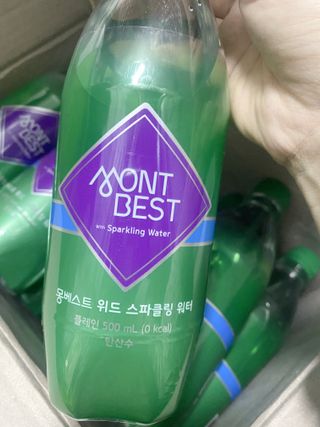 몽베스트 Montbest with Sparkling water Plain 20병 — 5점을 준 리뷰어가 2021년 11월 올린 사용 사진