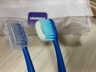 리퀴덴트 오랄케어 온가족용 리퀴덴트 더더 오랄케어 무불소 치약 + 임상시험완료 이중 미세 엠보싱 칫솔 올데이세트 — 5점을 준 리뷰어가 2021년 1월 올린 사용 사진