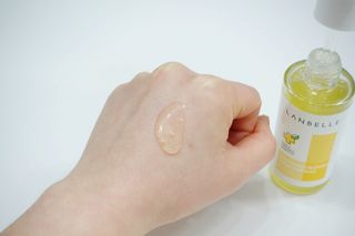 랑벨 비타 에너지 잡티 앰플 50ml 고농축 비타민, 저자극, 수분 촉촉, 미백 앰플 — 4.5점을 준 리뷰어가 2022년 3월 올린 사용 사진