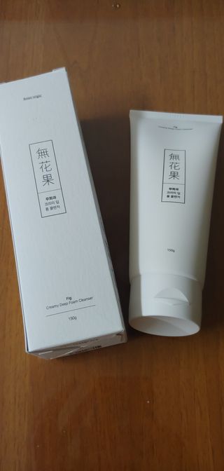 [베러오리진] 무화과 크리미 딥 폼 클렌저/피부 노폐물 & 미세먼지 99 세정 인증 민감성 피부 무자극 인증 — 5점을 준 리뷰어가 2021년 11월 올린 사용 사진