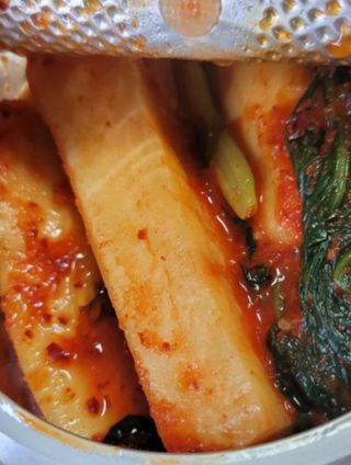 셰프애찬 알타리김치 총각김치 1kg — 5점을 준 리뷰어가 2022년 10월 올린 사용 사진
