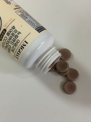 스마트스토어  [아임고트] 뉴질랜드 산양유 프로바이오틱스 츄어블 코코아맛 — 5점을 준 리뷰어가 2025년 3월 올린 사용 사진