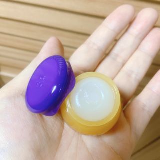 틱톡 [후르디아] 튼입술해결템 올리브영 블루베리 하이드레이팅 허니 립밤 — 5점을 준 리뷰어가 2024년 3월 올린 사용 사진
