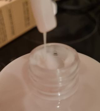 난나 살몬 스파이더 검버섯 미백 톤업 화이트닝 연어 앰플 크림 300ml 대용량 — 5점을 준 리뷰어가 2022년 9월 올린 사용 사진