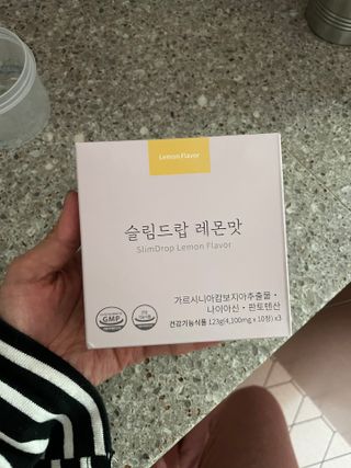 [슬림드랍] 건기식 다이어트 보조제 겸 비타민 — 5점을 준 리뷰어가 2021년 12월 올린 사용 사진