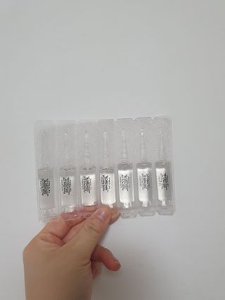 유니베르소 산소앰플 7일 집중케어 앰플 — 5점을 준 리뷰어가 2021년 6월 올린 사용 사진