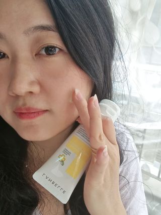 랑벨 비타 에너지 잡티 크림 75ml (피부 속 기미완화크림) — 5점을 준 리뷰어가 2022년 6월 올린 사용 사진