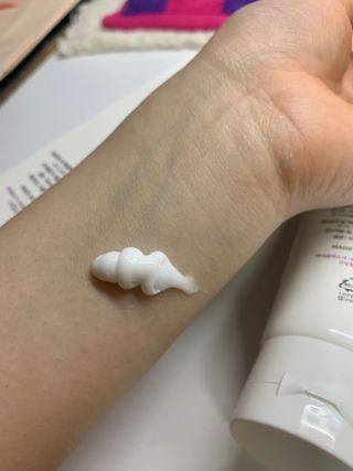 셀프 모이스처라이징 프로텍션 크림 셀프 모이스처라이징 프로텍션크림 — 5점을 준 리뷰어가 2022년 4월 올린 사용 사진