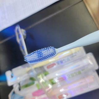 [오라덴스] 프리미엄 구강케어 버라이어티팩  + 스펀지치실 1P — 5점을 준 리뷰어가 2021년 7월 올린 사용 사진