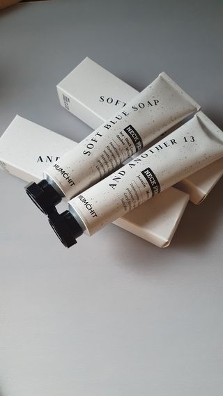 멈칫(MUMCHIT) 넥퍼퓸 NECKPERFUME 2가지 향 — 5점을 준 리뷰어가 2021년 11월 올린 사용 사진