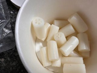 나우  [요리궁리] B타입 ( 매콤, 치즈, 매콤까르보 ) 꽃떡볶이 6개입 세트 — 5점을 준 리뷰어가 2025년 3월 올린 사용 사진