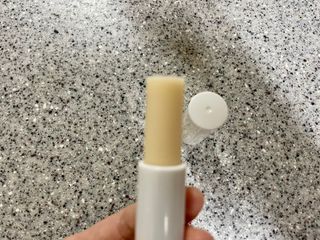 더사가오브수 [사가수] 효혜윤 보태니컬 에너지 에센스인로션 20ml /아이포올 스틱 3g — 2.5점을 준 리뷰어가 2023년 2월 올린 사용 사진