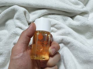 바이오오일 [바이오-오일] 스킨케어 오일 내추럴 60ml — 5점을 준 리뷰어가 2021년 11월 올린 사용 사진
