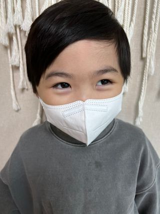 [심폐소생소] 오늘의마스크 KF94 소형 초등학생 어린이 마스크 — 5점을 준 리뷰어가 2022년 1월 올린 사용 사진