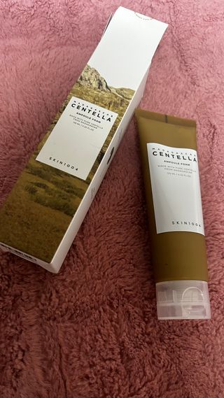 스킨1004 [SKIN1004] 마다가스카르 센텔라 앰플 폼 125ml — 5점을 준 리뷰어가 2024년 9월 올린 사용 사진