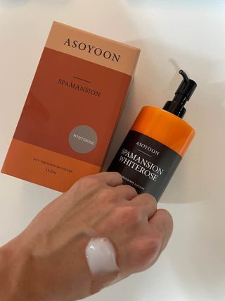 아소윤 건조하고 지친 피부에 힐링을 기분좋은 향기 스파맨션 바디로션 5종 택1 — 5점을 준 리뷰어가 2021년 11월 올린 사용 사진