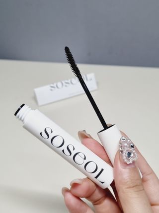 더소설 소설 블랙아이래쉬 세럼 10g(SOSEOL BLACK EYELASH SERUM 10g) — 5점을 준 리뷰어가 2023년 6월 올린 사용 사진