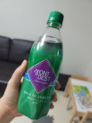몽베스트 Montbest with Sparkling water Plain 20병 — 5점을 준 리뷰어가 2021년 10월 올린 사용 사진