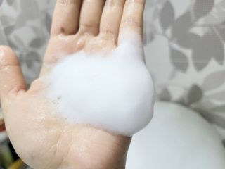 헤어플러스 콴디 아침세안제 폼클렌징 퓨어 어니스티 모닝클렌저 — 4점을 준 리뷰어가 2021년 4월 올린 사용 사진