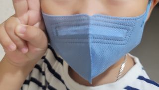 [애니가드] 키즈 라이트 KC인증 새부리형 패션 컬러마스크 30매 소형 어린이 — 5점을 준 리뷰어가 2022년 7월 올린 사용 사진