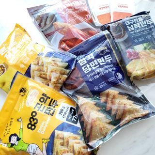 (주)성경순만두 곤약만두.콘치즈만두,삼각당면만두,당면 야끼만두,대구전통 납작만두,떡뽁이 매콤소스,달콤소스 — 3점을 준 리뷰어가 2023년 4월 올린 사용 사진