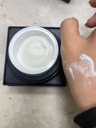 오투에니원 갈락토미세스 비타민 C 프리미엄 블랙스완 크림 50g — 5점을 준 리뷰어가 2023년 2월 올린 사용 사진