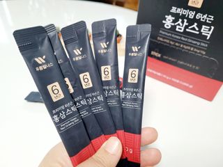 [푸름웰니스] 프리미엄 6년근 홍삼스틱 3mg x 100포 — 5점을 준 리뷰어가 2022년 3월 올린 사용 사진