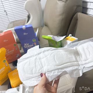 에어퀸 뉴브레스 유기농 생리대 4종 (팬티라이너 20P + 중형 10P + 대형 10P + 오버나이트 8P)_체험단 2차 — 4점을 준 리뷰어가 2024년 11월 올린 사용 사진
