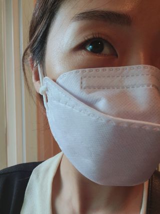 [이지아 마스크] 애니가드 더솔루션마스크 KF80 대형 컬러 4종 — 5점을 준 리뷰어가 2021년 7월 올린 사용 사진