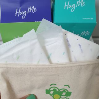 허그미 유기농 순면커버 생리대 중형+팬티라이너+오버나이트 — 4.5점을 준 리뷰어가 2021년 6월 올린 사용 사진