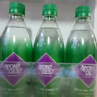 몽베스트 Montbest with Sparkling water Plain 20병 — 5점을 준 리뷰어가 2022년 8월 올린 사용 사진