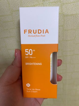 [후르디아] 혼합자차 선 에센스+톤업 선크림 2종 — 4점을 준 리뷰어가 2021년 4월 올린 사용 사진