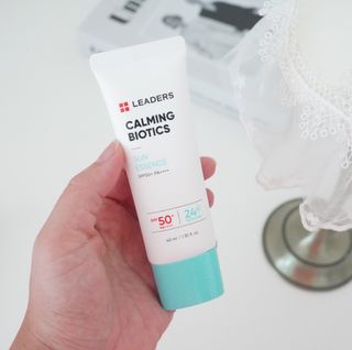 리더스코스메틱 리더스 카밍 바이오틱스 선 에센스 SPF 50+ PA++++ — 5점을 준 리뷰어가 2022년 7월 올린 사용 사진