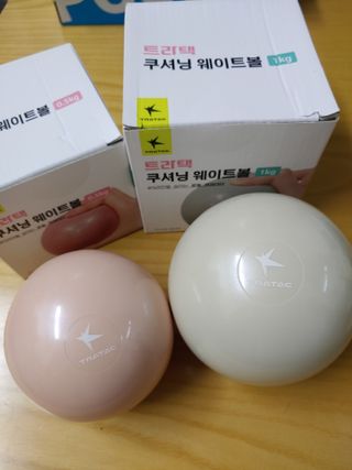 트라택 쿠셔닝 웨이트볼 0.5kg + 1kg SET — 4점을 준 리뷰어가 2022년 6월 올린 사용 사진