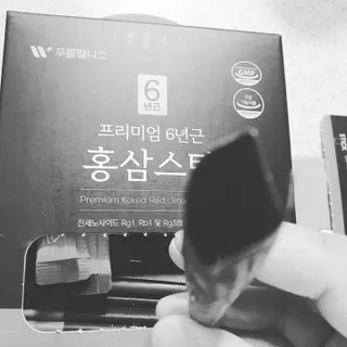 [푸름웰니스] 프리미엄 6년근 홍삼스틱 3mg x 100포 — 5점을 준 리뷰어가 2022년 2월 올린 사용 사진