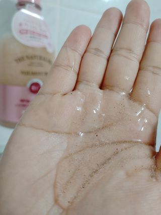 벨먼 내추럴스파 수분광채 스크럽 바디워시 600ml 5종 — 5점을 준 리뷰어가 2022년 5월 올린 사용 사진