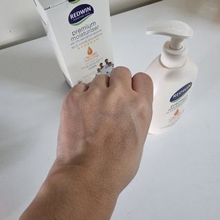 H365 Redwin Premium Moisturiser 레드윈 프리미엄 모이스춰라이저 500ml — 5점을 준 리뷰어가 2021년 4월 올린 사용 사진