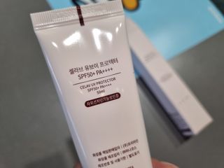 프리마인 선크림만 바꿨을 뿐인데 매일 물 2L챙겨먹고 기초케어 완벽하게 한 물빛피부 완성,셀라브UV프로텍터 — 5점을 준 리뷰어가 2023년 7월 올린 사용 사진