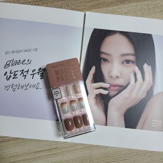 데싱디바 매직프레스 레귤러 스퀘어_6종 중 택 1 — 5점을 준 리뷰어가 2021년 9월 올린 사용 사진