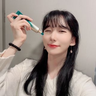 [NEW 탄력유턴 아이크림] AHC 유스 래스팅 리얼 아이크림 포 페이스 — 5점을 준 리뷰어가 2021년 3월 올린 사용 사진