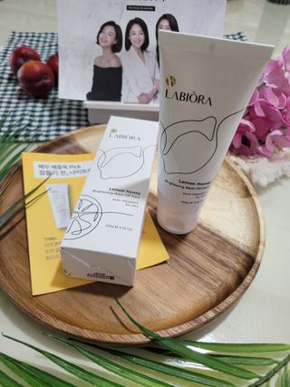 라비오라 레몬 허니 브라이트닝 워시오프 팩 100g — 5점을 준 리뷰어가 2022년 7월 올린 사용 사진