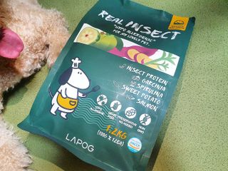 [푸디웜] 라포그  리얼인섹트 웨이트밸런스 저알러지 강아지 사료  1.2KG — 5점을 준 리뷰어가 2021년 7월 올린 사용 사진