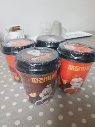 유비쿡 컵떡볶이 매운컵떡볶이2개/ 짜장컵떡볶이 2개  총 4개세트 — 4점을 준 리뷰어가 2021년 2월 올린 사용 사진