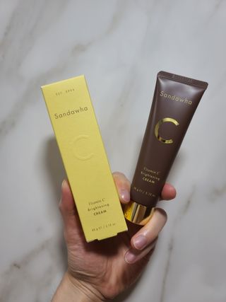 산다화 비타민C 화이트닝 크림 — 5점을 준 리뷰어가 2023년 5월 올린 사용 사진