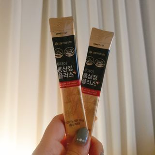 서울약사신협_투데이홍삼정플러스스틱_10g x 30포 — 5점을 준 리뷰어가 2021년 6월 올린 사용 사진