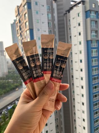 서울약사신협_투데이홍삼정플러스스틱_10g x 60포 — 5점을 준 리뷰어가 2021년 6월 올린 사용 사진