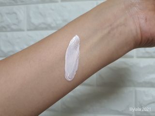 Re:NK 리엔케이 핑크 볼륨 래디언스 컬러크림 — 5점을 준 리뷰어가 2021년 8월 올린 사용 사진