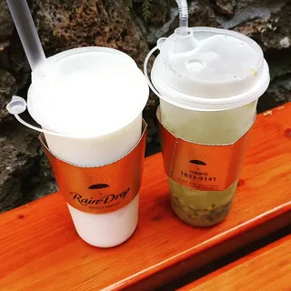 [레인드랍 커피 본점] 음료 2잔 + 디저트와플 or 샌드위치 — 5점을 준 리뷰어가 2021년 10월 올린 사용 사진