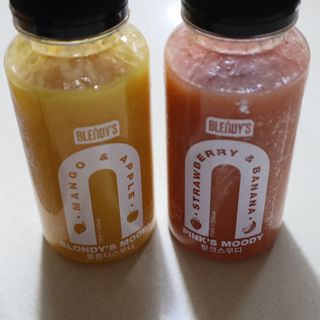 BLENDY'S 핑크 스무디+블론디 스무디 — 3점을 준 리뷰어가 2022년 2월 올린 사용 사진