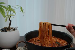 [푸딩팩토리] 요즘누들떡볶이540g + 매콤누들떡볶이 470g — 5점을 준 리뷰어가 2022년 9월 올린 사용 사진
